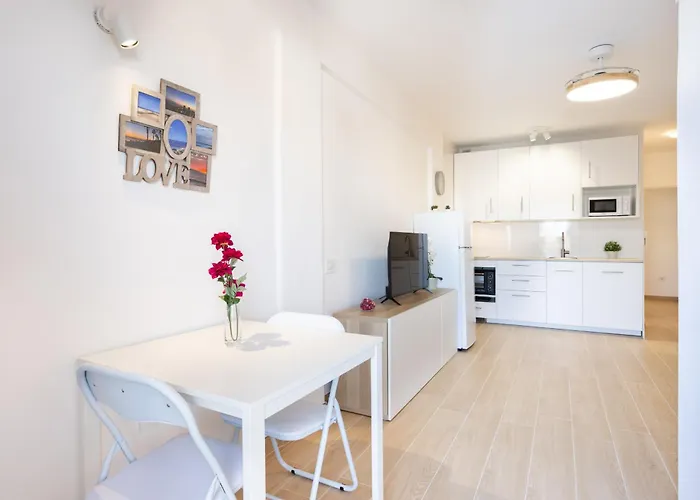 Spectacular View Of Vistas & Ocean